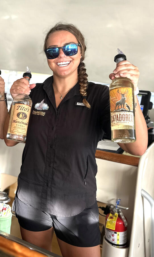 1st Mate &amp; Bartender Hanna